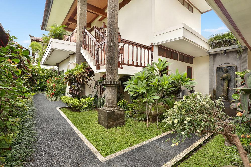 The Batu Belig Hotel & Spa Seminyak Exterior foto