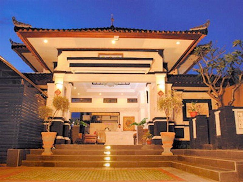 The Batu Belig Hotel & Spa Seminyak Exterior foto